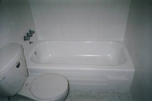 Reglazed Bathtub by Darren Pruden, Winnipeg Tub and Surround